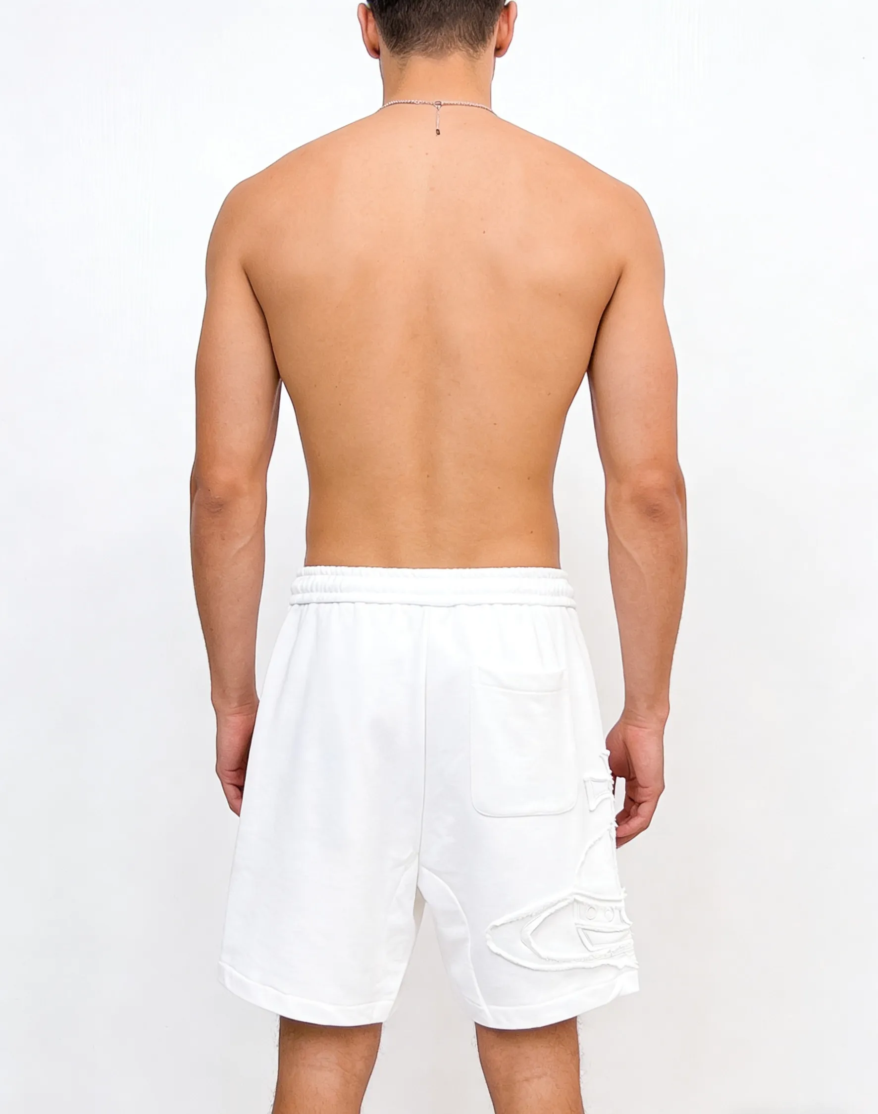 The Queen Mother's three-standard complete 2026 summer New Arrival men's casual shorts, advanced custom-made fabric Breathable fabric, Breathable elasticity and comfort, impeccable details, top-grade accessories, original logo design concept, delicate and soft feel! The upper body fit is awesome! Size: M-XXXL Please state your height and weight when ordering